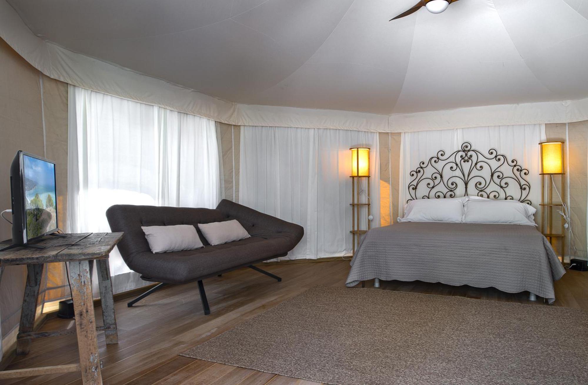Hmo Glamping & Suites In Vignanotica マッティナータ エクステリア 写真